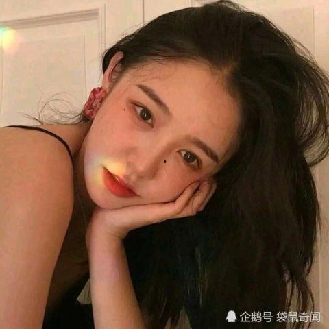 网红吃瓜头像情侣不明显,吃瓜表情下的甜蜜默契