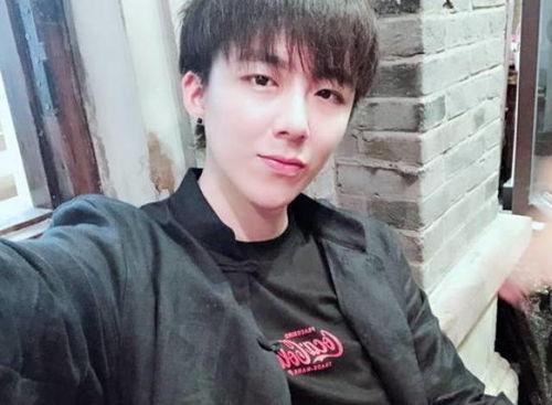 男网红吃瓜,揭秘幕后真相！